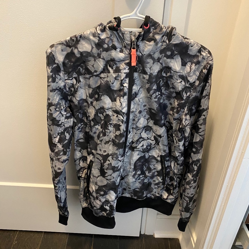 Great Condition - Women's Floral Zip Up Windbreaker - Size Small